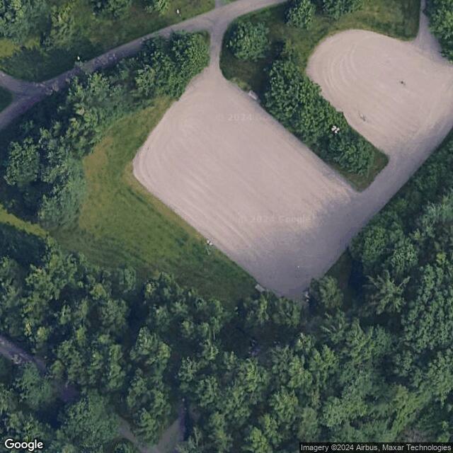 Bockinpuisto / Luistelukenttä