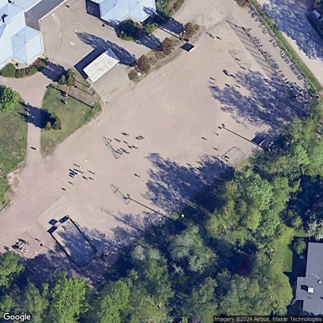 Friisilän koulun luistelukenttä