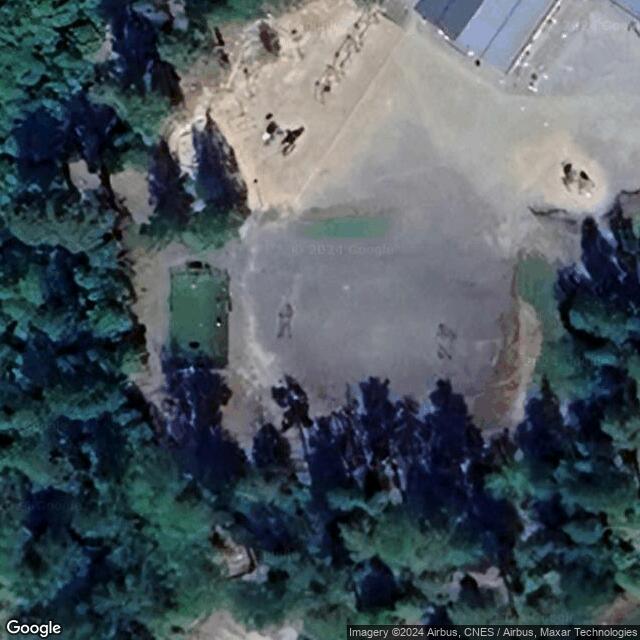 Haapaniemen koulun luistelukenttä