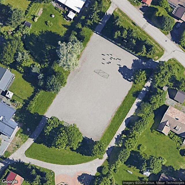 Helakallionpuiston luistelukenttä