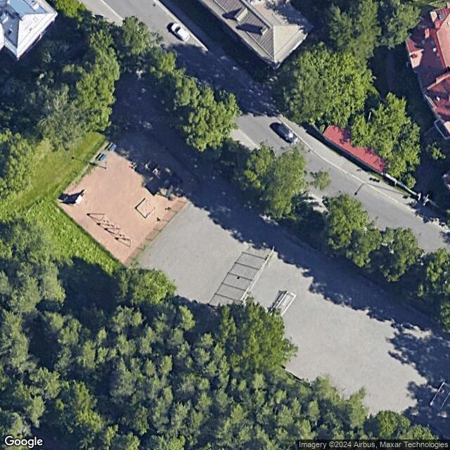 Ilomäen aukean luistelukenttä