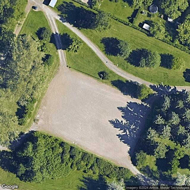 Järvensivunpuiston (itä) luistelukenttä