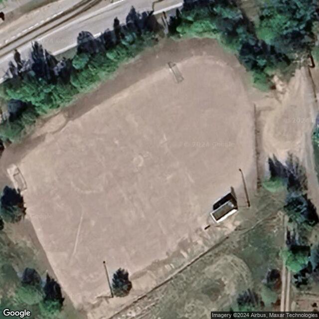 Karhunkorven koulun luistelukenttä
