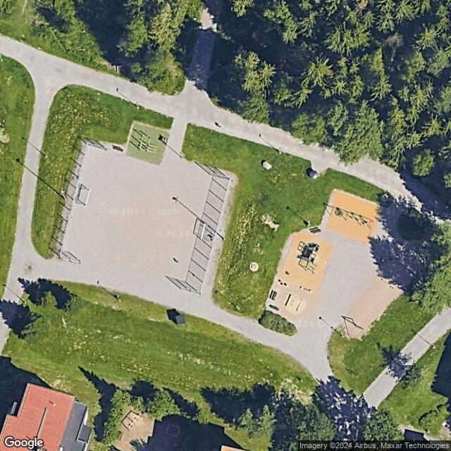 Karosenpuiston luistelukenttä