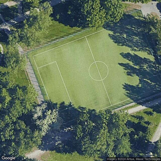 Kiovanpuiston (pohjoinen) luistelukenttä