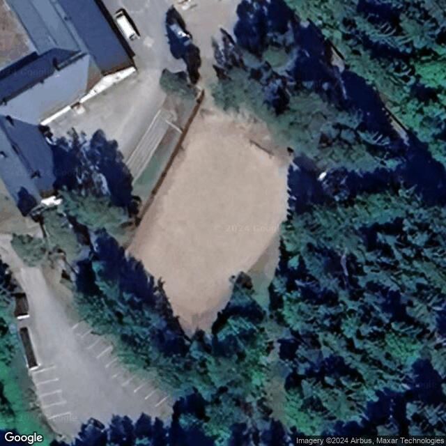 Kivijärven koulun luistelukenttä