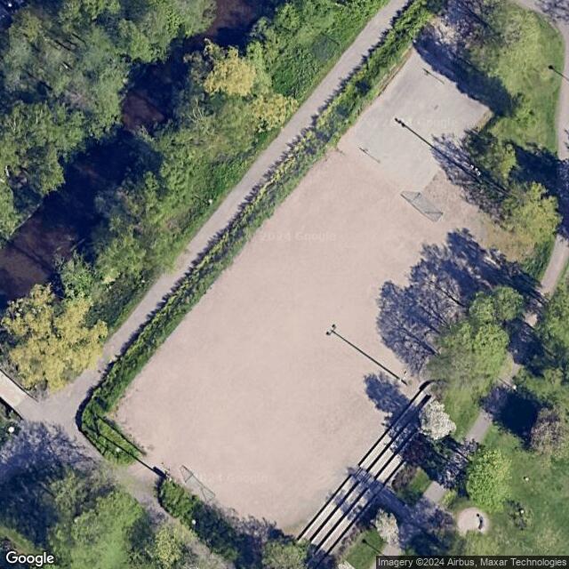 Lakelan luistelukenttä