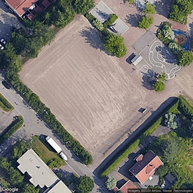Leikkipuisto Linnunrata / Luistelukenttä