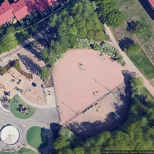 Leikkipuisto Mäkitorppa / Luistelukenttä