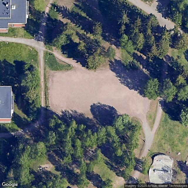 Leikkipuisto Maunula / Luistelukenttä