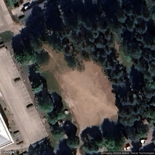 Lönnrotinpuiston luistelukenttä