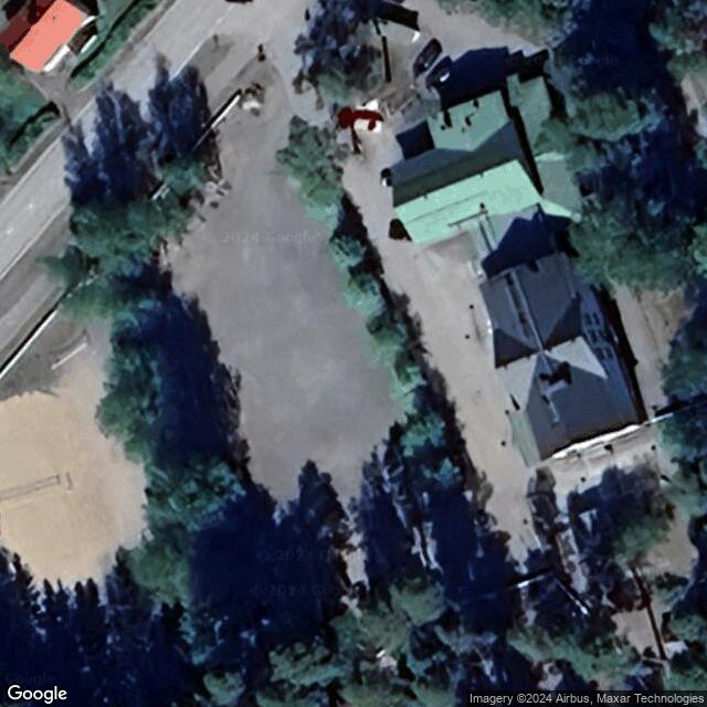 Muuratsalon päiväkoti-koulun luistelukenttä