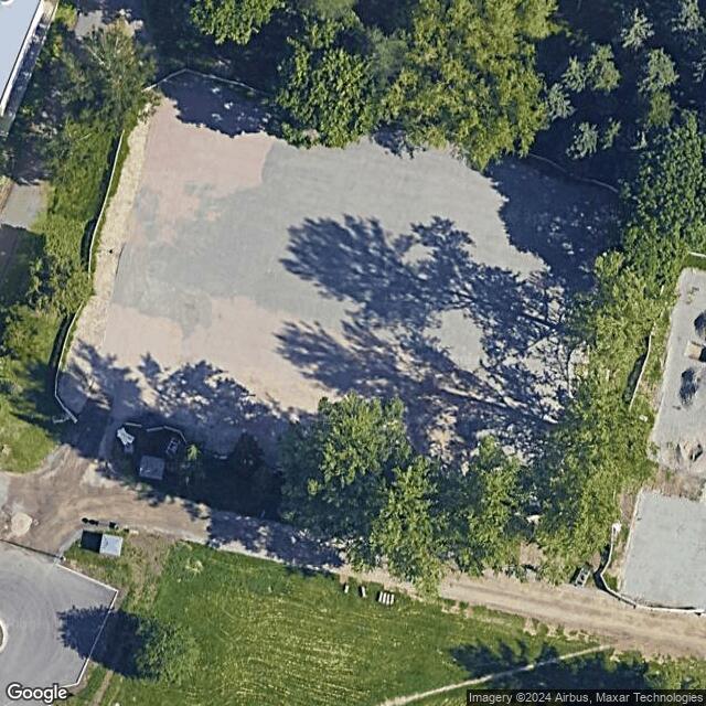 Pellervonpuiston luistelukenttä