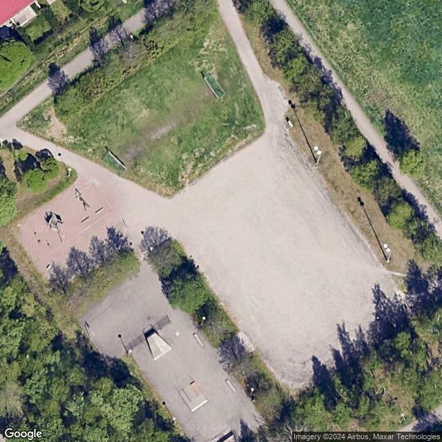 Pisanpuiston luistelukenttä