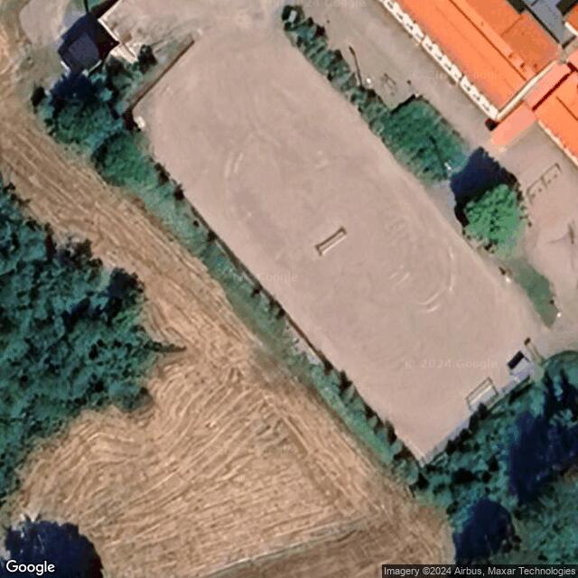 Pyhäniemen koulun luistelukenttä