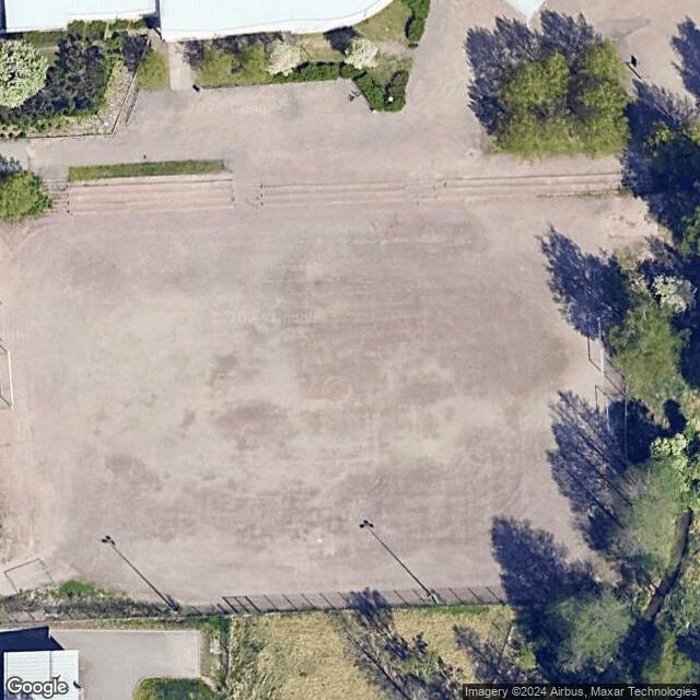 Saarnilaakson koulun luistelukenttä