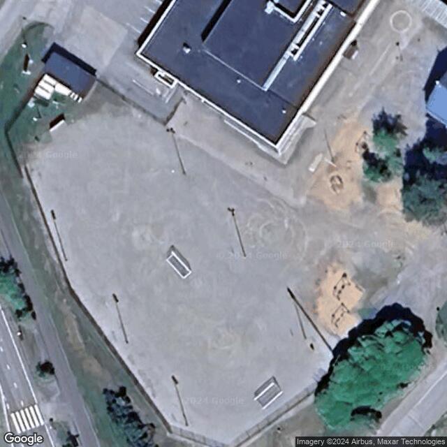 Sariolan koulun jääkiekkokaukalo