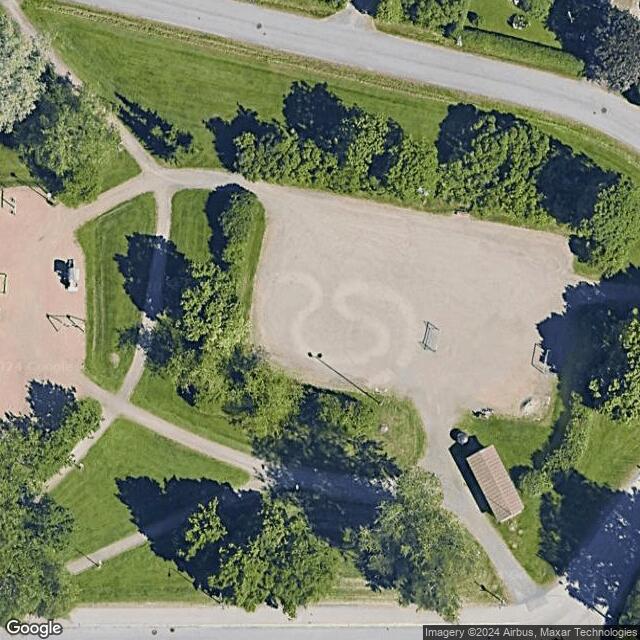 Taatalanpuiston luistelukenttä