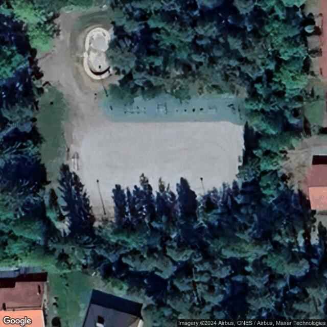Tammirinteen koulun luistelukenttä