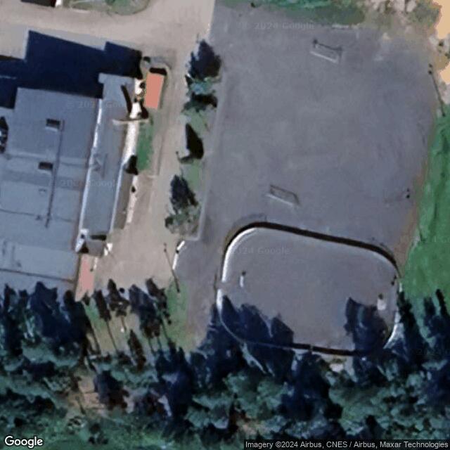 Tyngän aluekoulun luistelukenttä