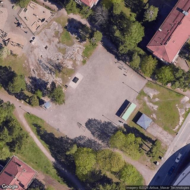 Valpurinpuisto /  Luistelukenttä