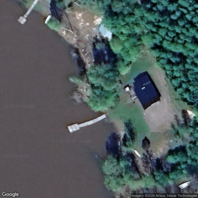 Hirsjärven leirikeskuksen ranta