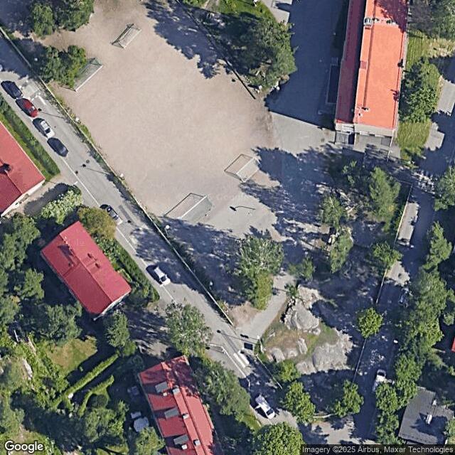 Hertsikan ala-asteen koulu / Koripallokenttä