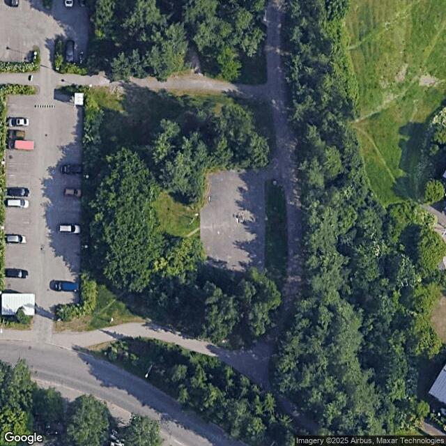 Hiidenkivenpuisto / Koripallokenttä