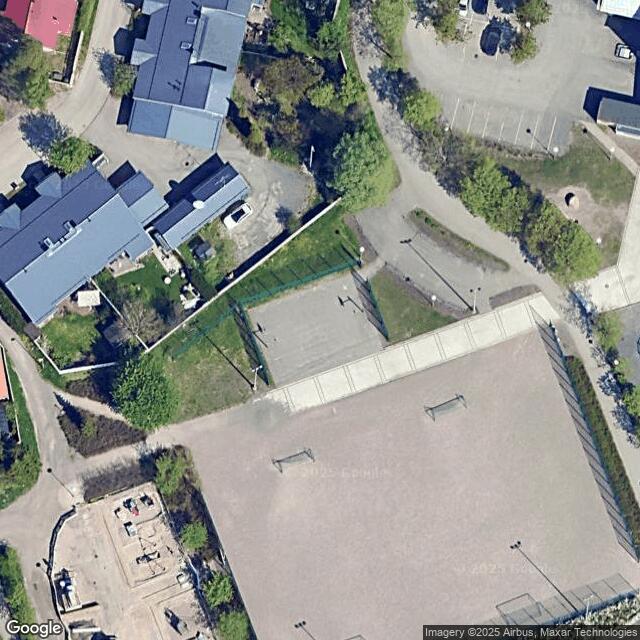 Jalavapuiston koulun koripallokenttä