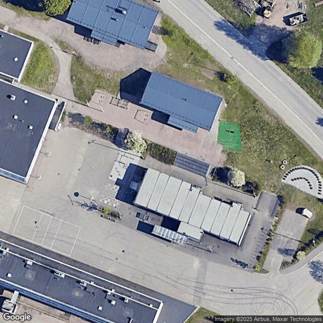 Kannelmäen peruskoulu (Runo) / Koripallokenttä