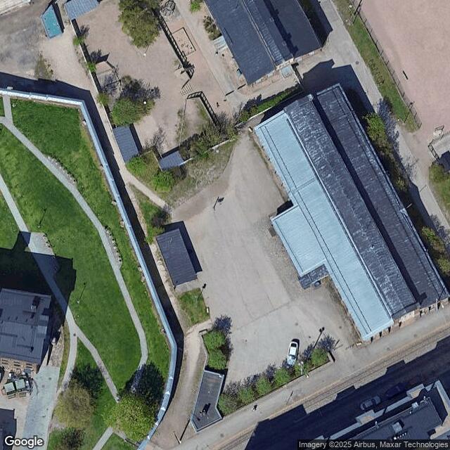 Katajanokan liikuntahalli / Yhden korin koripallokenttä