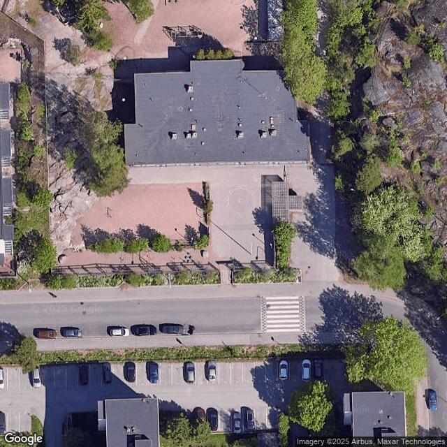Koskelan ala-asteen koulu / Koripallokenttä