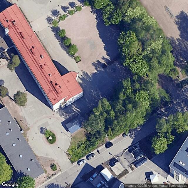 Månsas lågstadieskola / Koripallokenttä