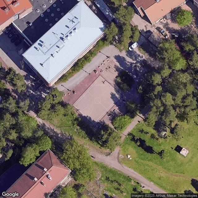Meilahden yläasteen koulu / Koripallokenttä