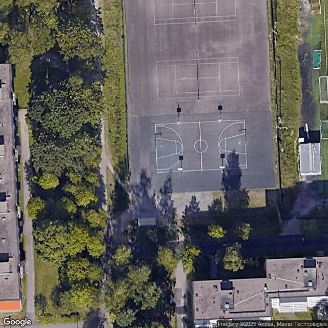 Myyrmäen urheilutalon koripallokenttä 1