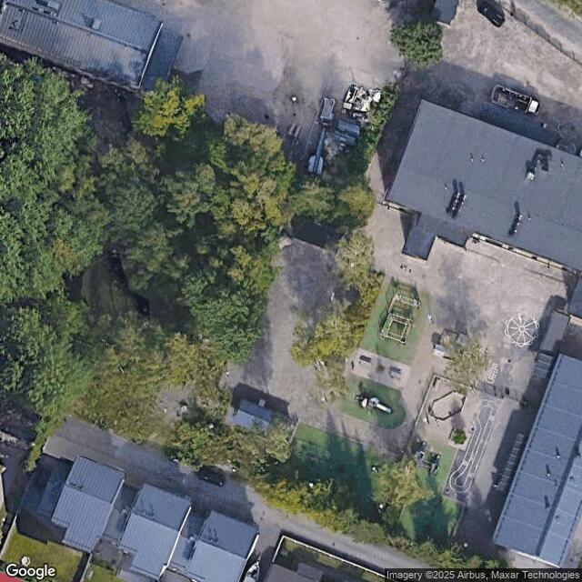 Rajatorpan vanhan koulun koripallokenttä