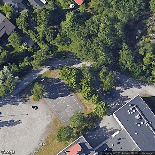 Rieskalähteen koripallokenttä