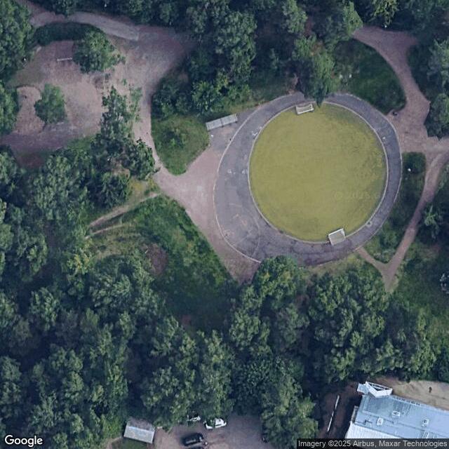 Risto Rytin puisto / Yhden korin koripallokenttä