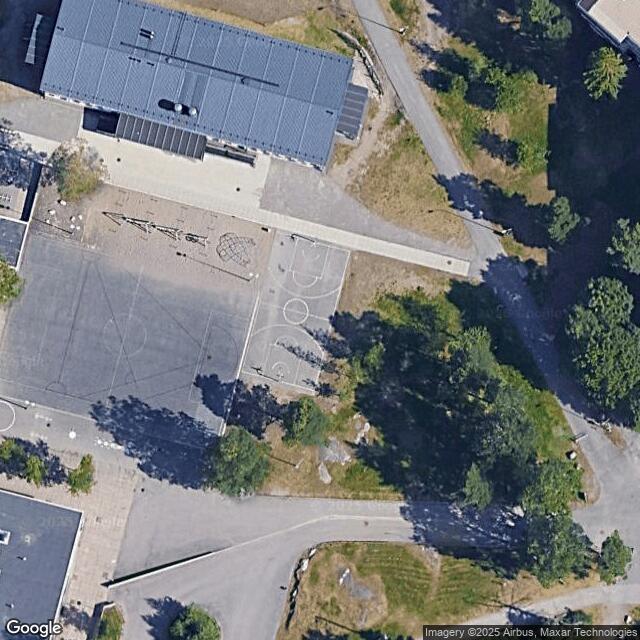 Roihuvuoren ala-aste / Koripallokenttä