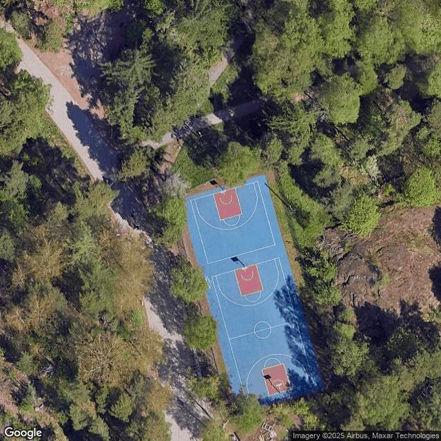 Uimastadion / Yhden korin koripallokenttä