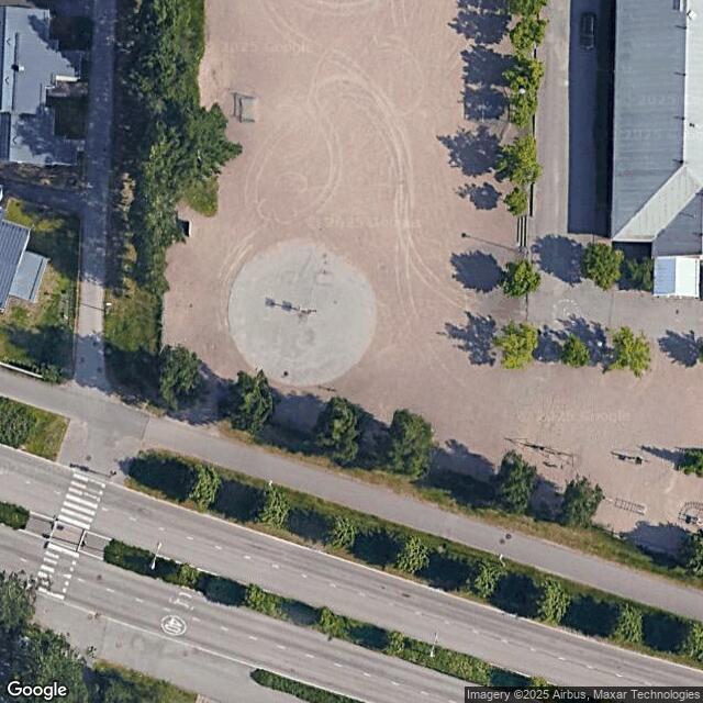 Viertolan koulun koripallokenttä