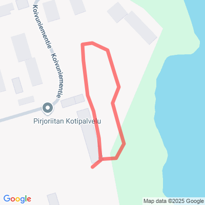 Eskarin latu liikuntahallin vieressä