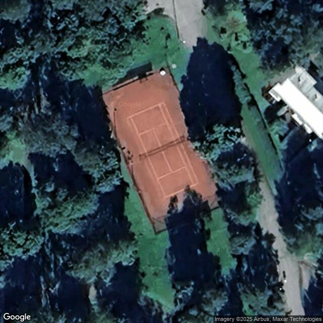 Aaltopuiston tenniskenttä