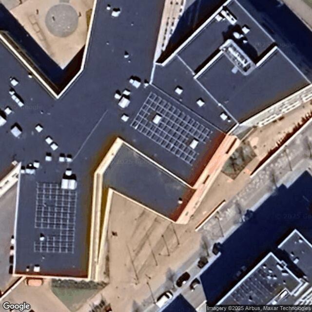 Aurinkokiven koulun iso liikuntasali
