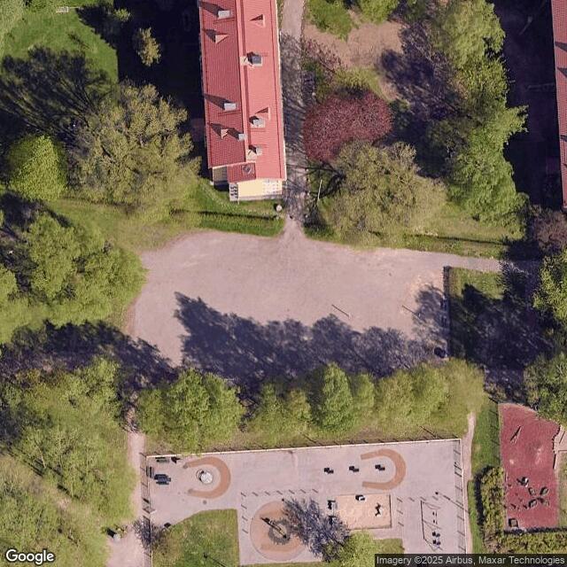 Ratsaspuisto / Hiekkakenttä
