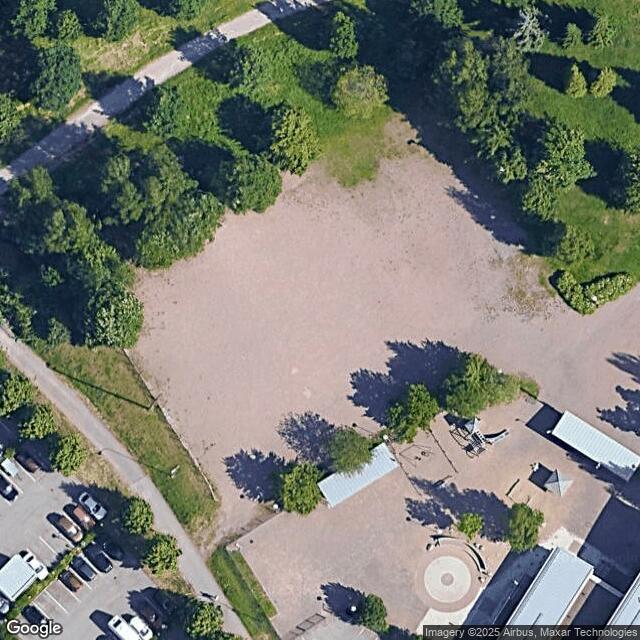 Kivikonpuisto / Hiekkakenttä