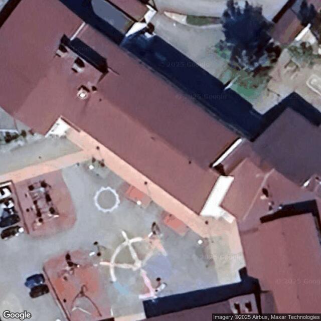 Kiviniemen koulun liikuntasali