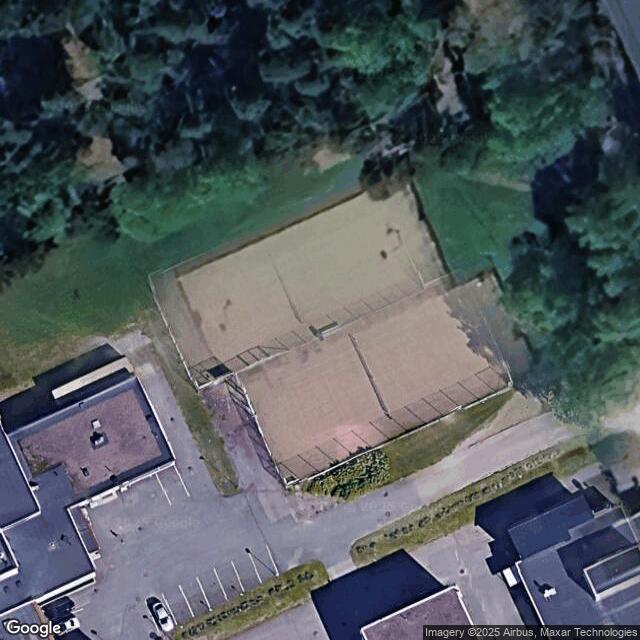 Järvenpään uimahallin katukoripallo-/sählykentät