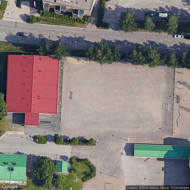 Jokirannan koulun hiekkakenttä