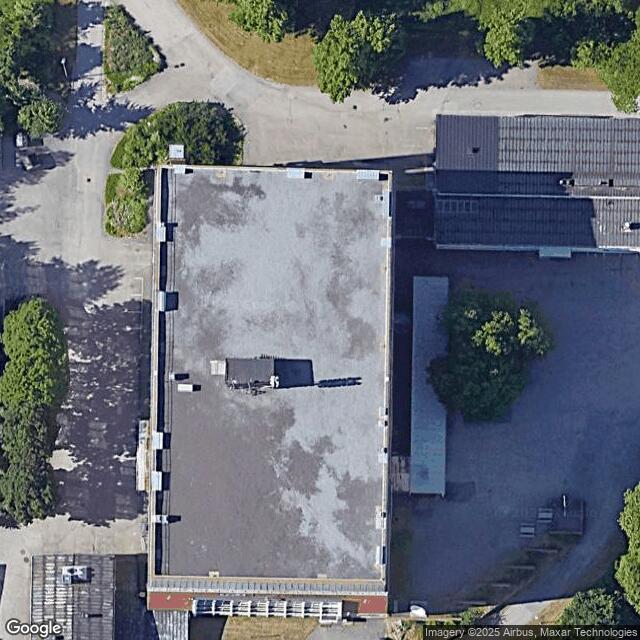 Juhannuskukkulan koulutalo